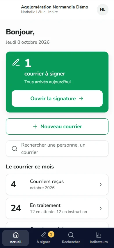 Clara sur mobile : l'accueil d'une élue avec le courrier à signer